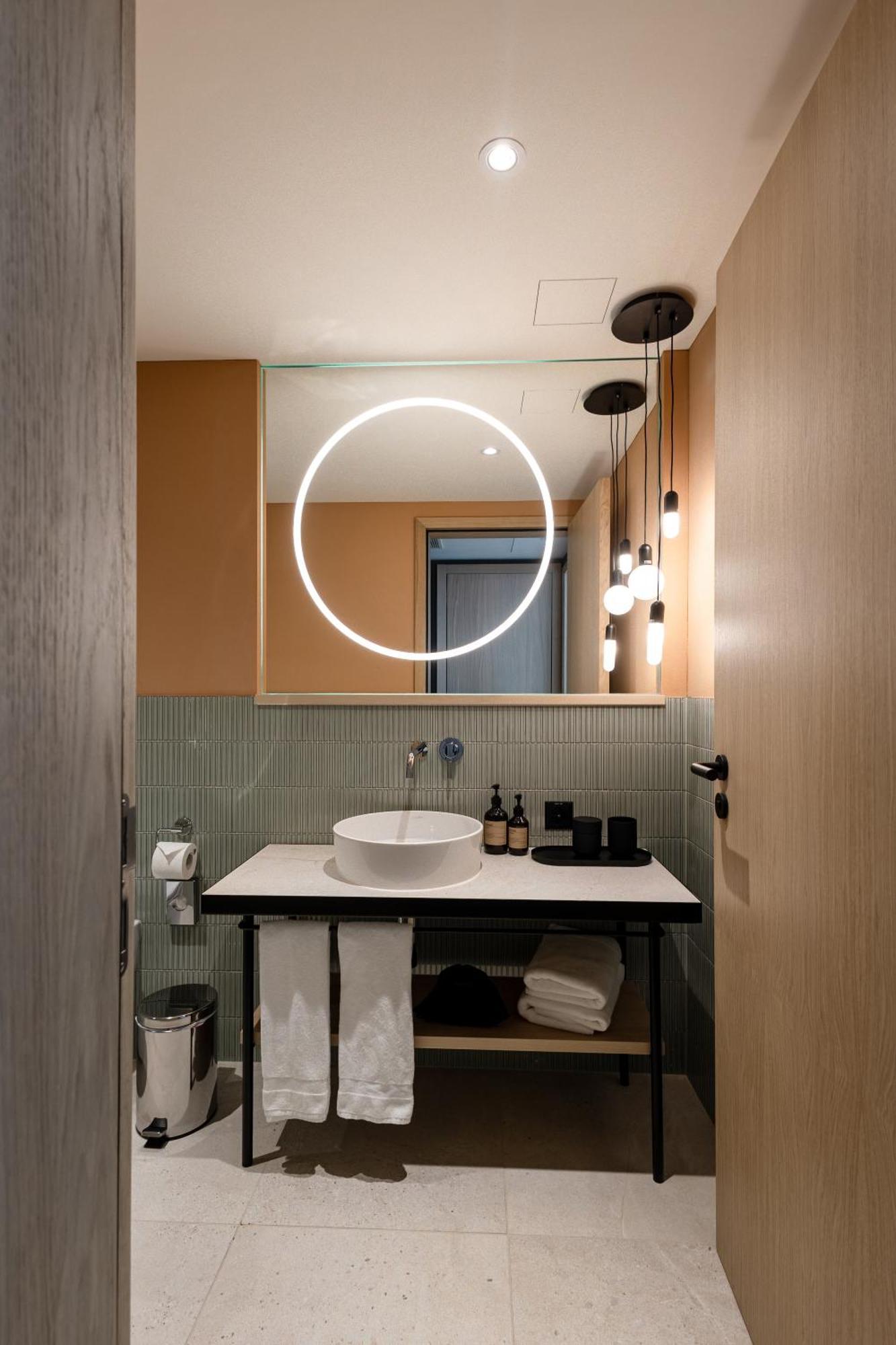 The Yarn Hotel Horgen Bagian luar foto
